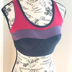 THUASNE Sports bra Size M Red purple and black